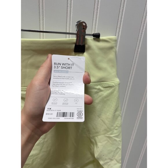 Athleta Yellow Run With It 3.5" Short Women Size 1X - Picture 2 of 5